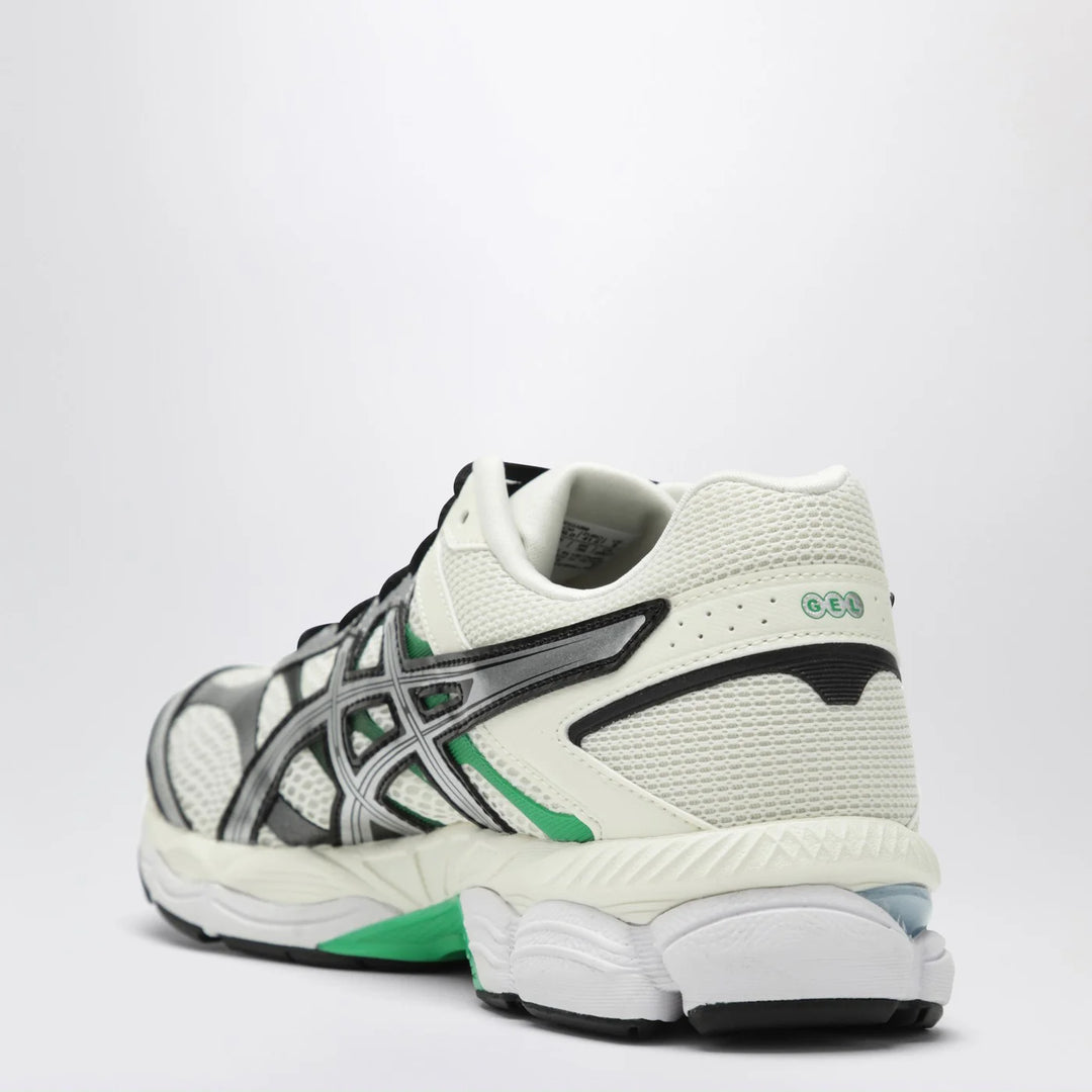 ASICS - Gel-Cumulus 16 Sneakers in Ivory/Pure Silver