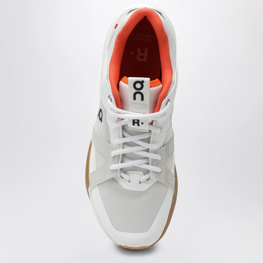 On - The Roger Clubhouse Pro tennis shoes in Ivory/Flame