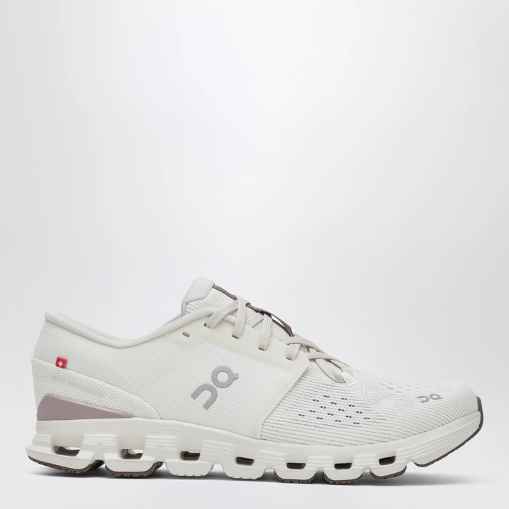 On - Cloud X 4 Ivory/Heron Sneakers