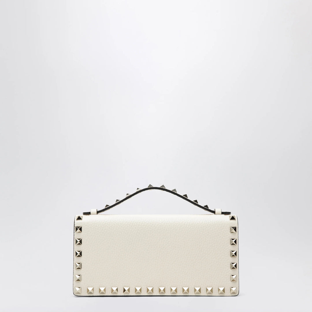 Valentino Garavani - Rockstud chain wallet in grained calfskin, light ivory