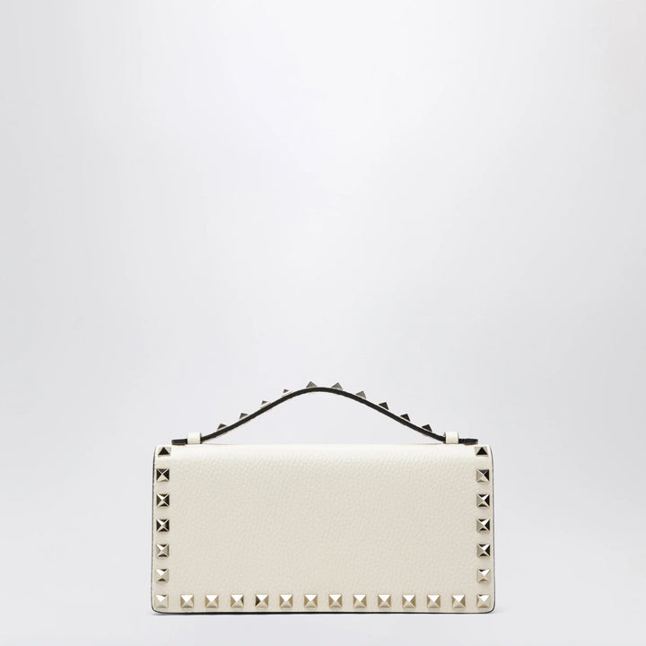 Valentino Garavani - Rockstud chain wallet in grained calfskin, light ivory