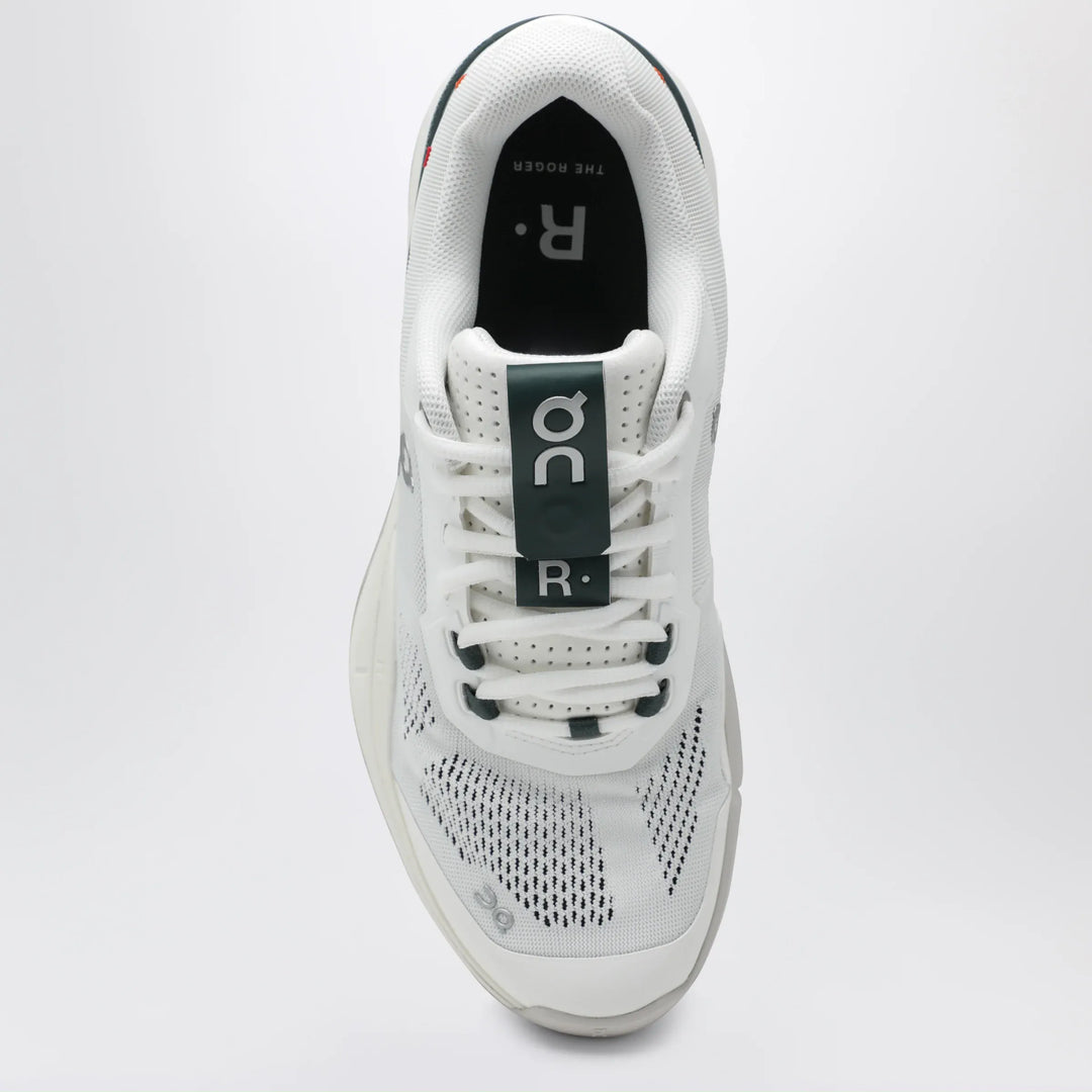 On - THE ROGER Pro tennis shoes in mesh, white/evergreen Brand